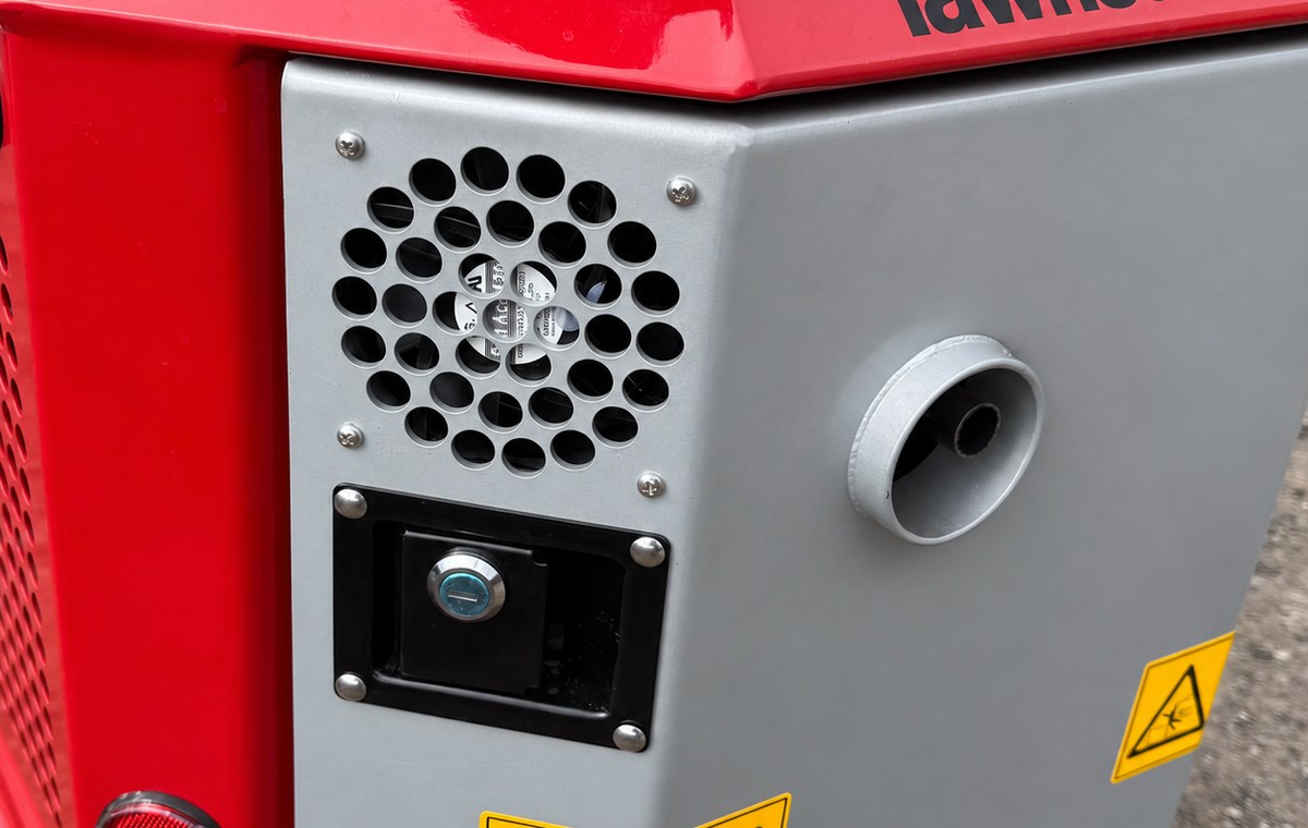 CREX6-M mini excavator, rear cooling panel and engine grille